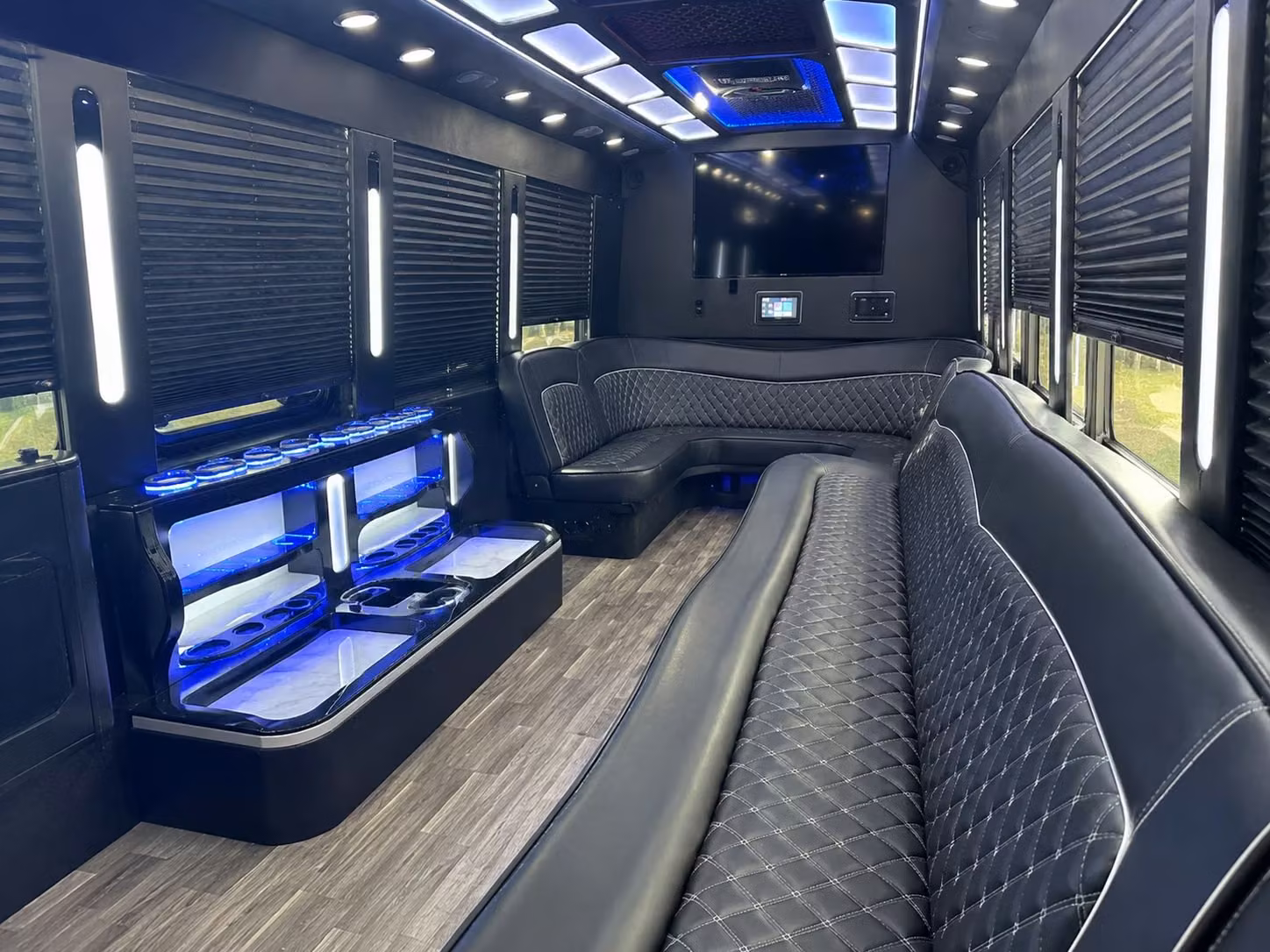 prom party bus rentals in bellevue for groups who want to arrive in style