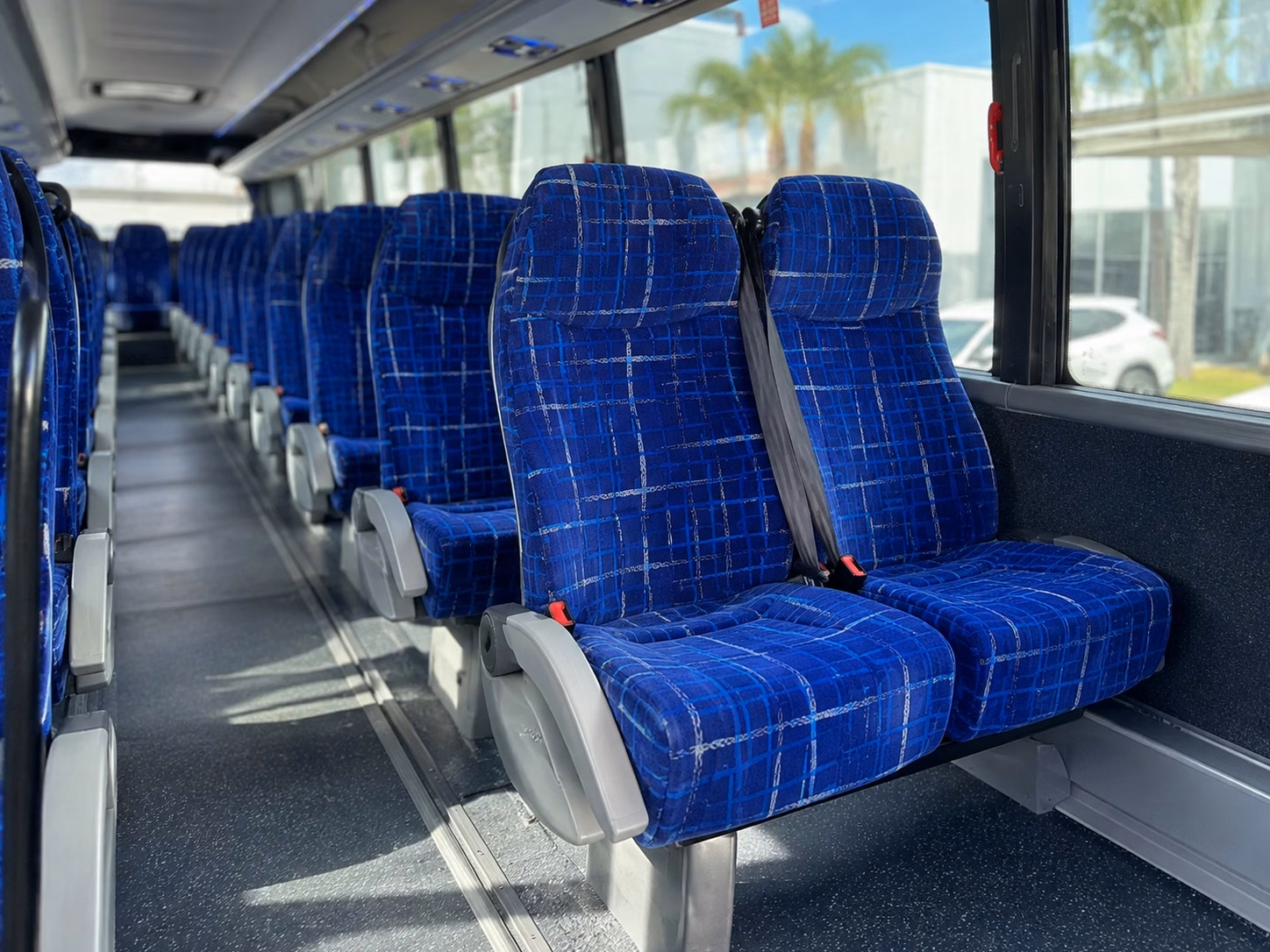shuttle buses for bellevue waterfront and downtown wedding venues